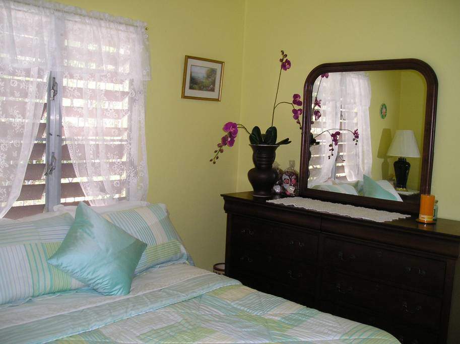 Calypso suite bedroom